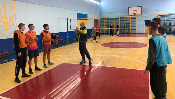 СПОРТ ОБ'ЄДНУЄ, ЗАГАРТОВУЄ, МОТИВУЄ!