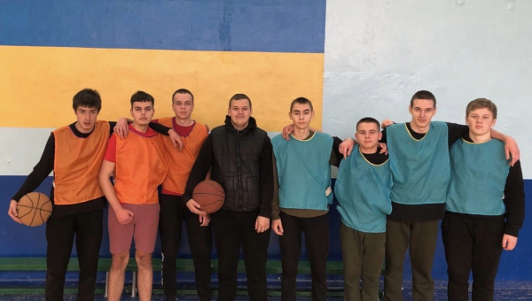 Продовжуємо грати в стрітбол!